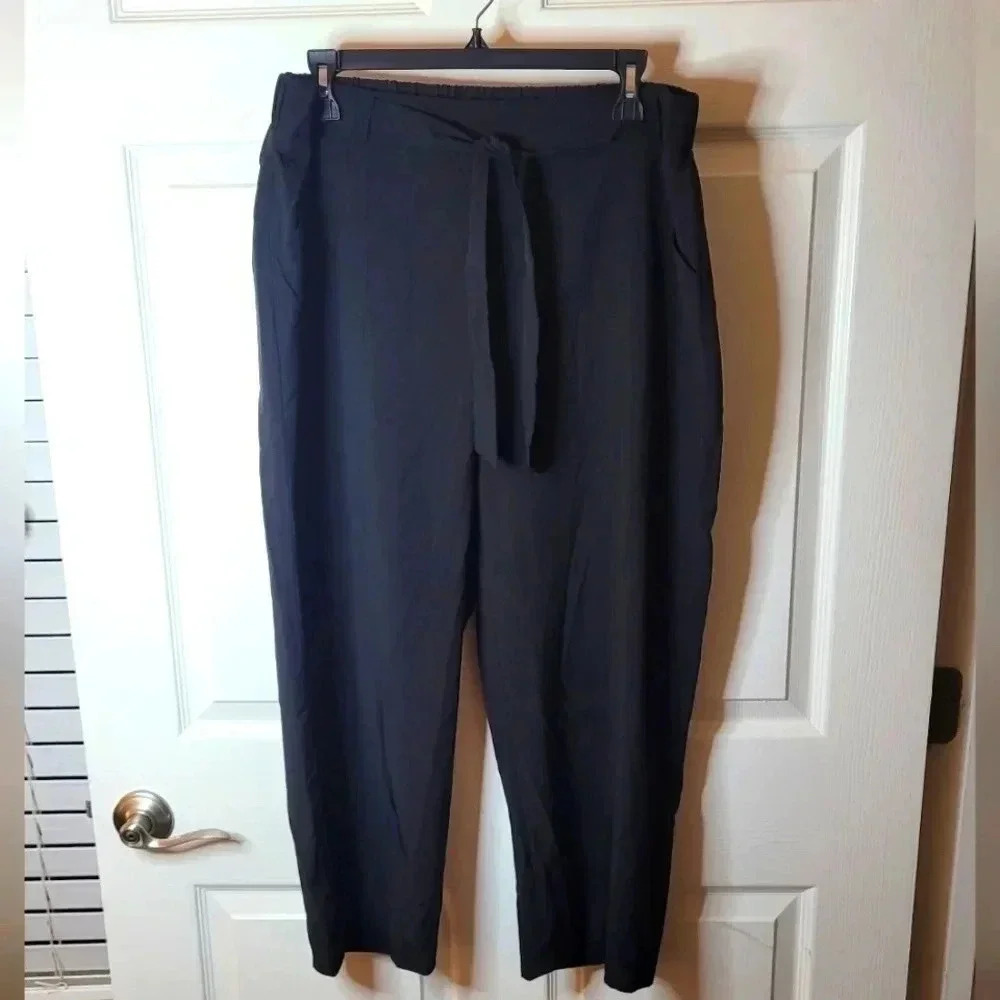 SOHO APPAREL LTD. Tie Waisted Satin Ankle Crop Pants